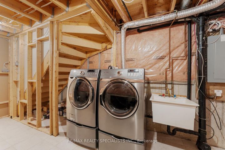 Photo 33 at 25 Grapevine Drive, Vellore Village, Vaughan