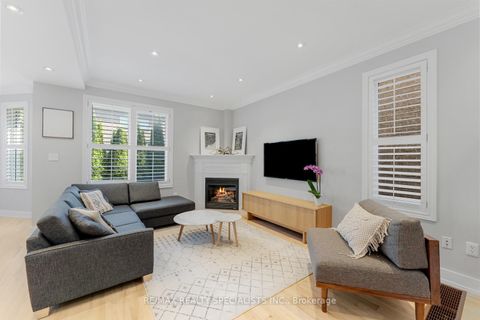 Photo 7 at 25 Grapevine Drive, Vellore Village, Vaughan