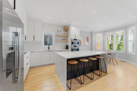Photo 10 at 25 Grapevine Drive, Vellore Village, Vaughan