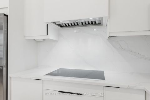 Photo 14 at 25 Grapevine Drive, Vellore Village, Vaughan