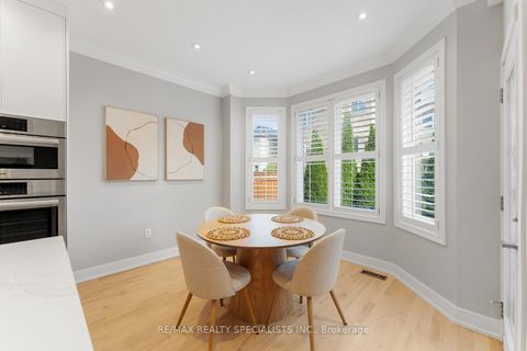 Photo 17 at 25 Grapevine Drive, Vellore Village, Vaughan