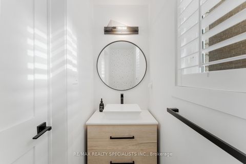 Photo 18 at 25 Grapevine Drive, Vellore Village, Vaughan