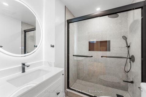Photo 32 at 25 Grapevine Drive, Vellore Village, Vaughan