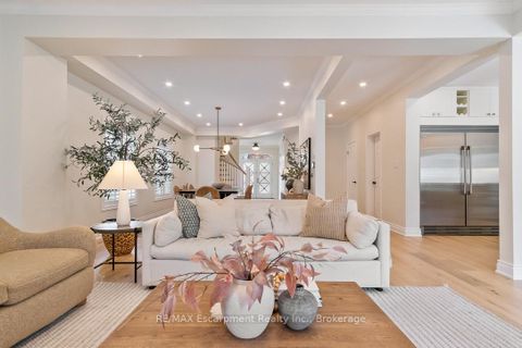 Photo 5 at 2301 Baronwood Drive, WT West Oak Trails, Oakville