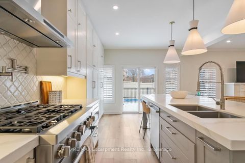 Photo 10 at 2301 Baronwood Drive, WT West Oak Trails, Oakville