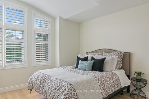Photo 27 at 2301 Baronwood Drive, WT West Oak Trails, Oakville