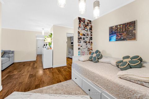 Photo 6 at 508 - 3131 Bridletowne Circle, L'Amoreaux, Toronto