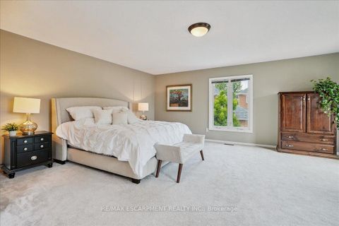 Photo 13 at 105 River Glen Boulevard, RO River Oaks, Oakville