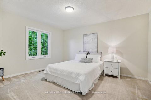 Photo 16 at 105 River Glen Boulevard, RO River Oaks, Oakville