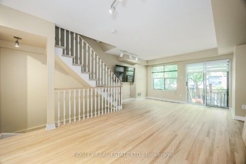 Photo 3 at 186 Milan Street, Moss Park, Toronto