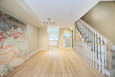 Photo 5 at 186 Milan Street, Moss Park, Toronto