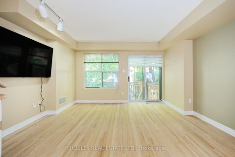 Photo 10 at 186 Milan Street, Moss Park, Toronto