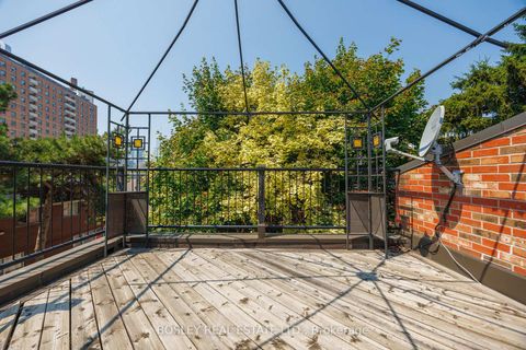 Photo 30 at 186 Milan Street, Moss Park, Toronto