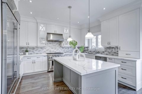 Photo 3 at 352B Lawrence Avenue W, Nortown, Toronto