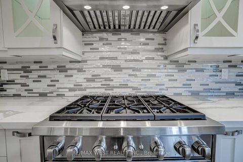 Photo 5 at 352B Lawrence Avenue W, Nortown, Toronto