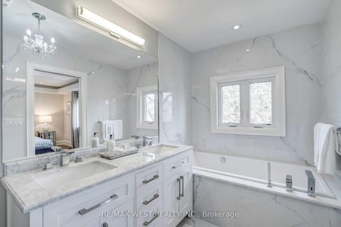 Photo 12 at 352B Lawrence Avenue W, Nortown, Toronto