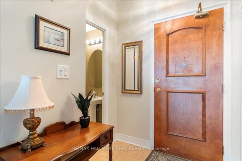 Photo 3 at 508 - 2 Toronto Street, Lakeshore, Barrie