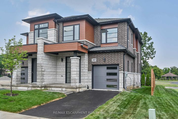 Photo 3 at 385 LIMERIDGE Road E, Bruleville, Hamilton