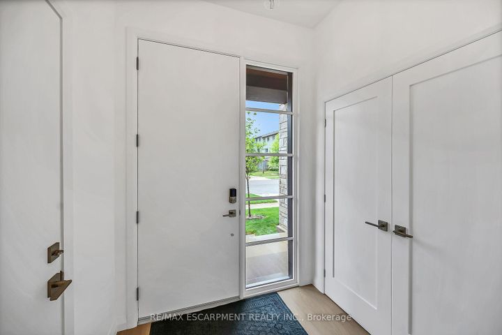 Photo 7 at 385 LIMERIDGE Road E, Bruleville, Hamilton