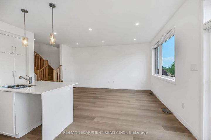 Photo 20 at 385 LIMERIDGE Road E, Bruleville, Hamilton