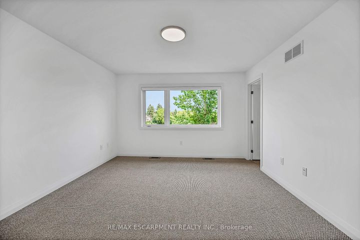 Photo 25 at 385 LIMERIDGE Road E, Bruleville, Hamilton