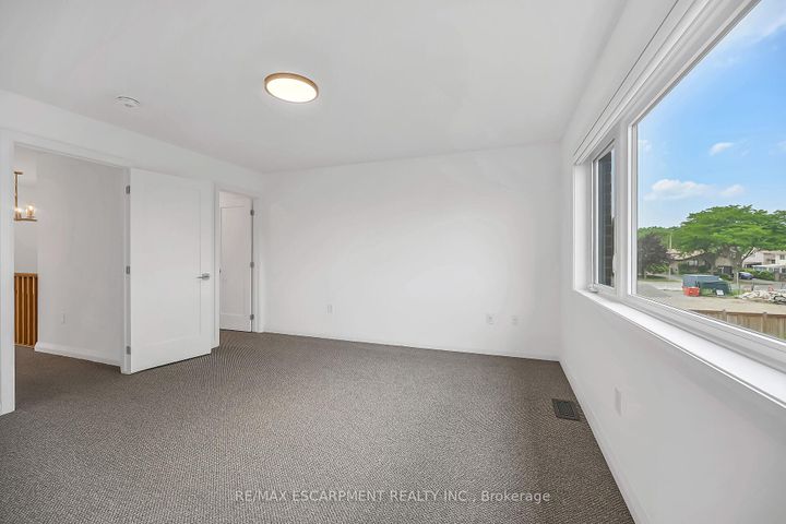 Photo 26 at 385 LIMERIDGE Road E, Bruleville, Hamilton