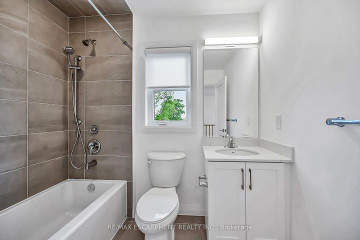 Photo 34 at 385 LIMERIDGE Road E, Bruleville, Hamilton
