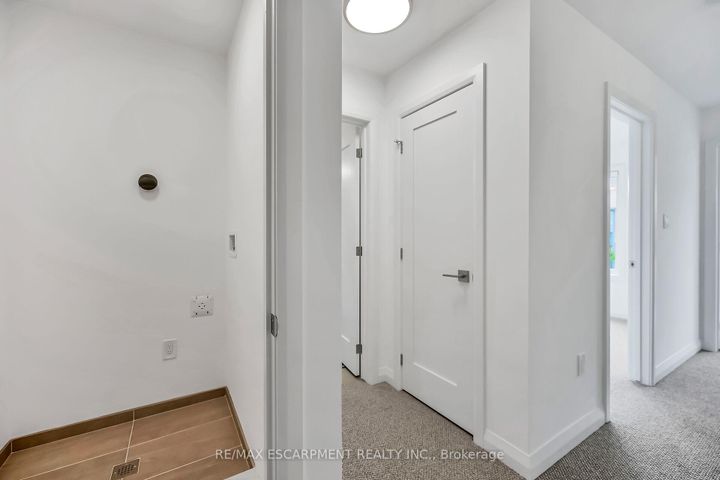 Photo 36 at 385 LIMERIDGE Road E, Bruleville, Hamilton