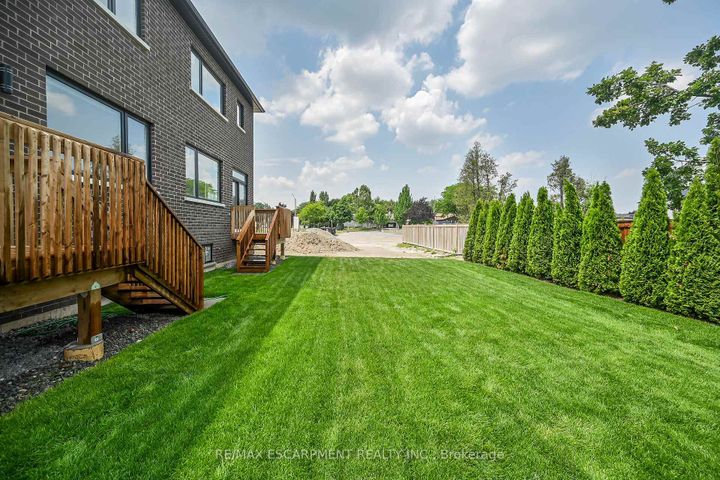 Photo 39 at 385 LIMERIDGE Road E, Bruleville, Hamilton