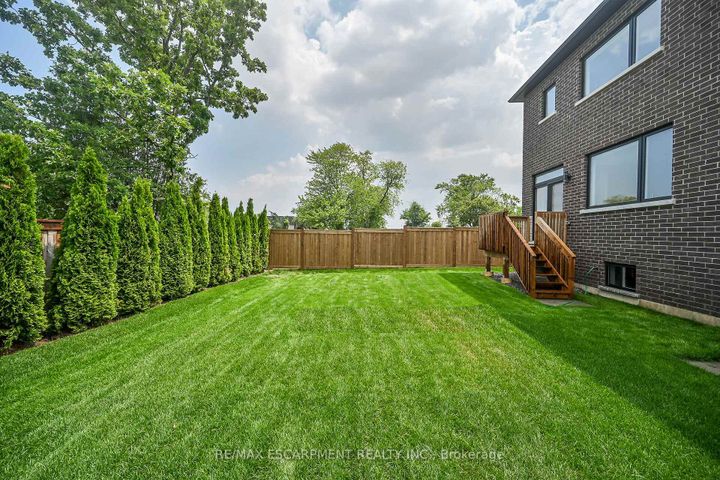 Photo 40 at 385 LIMERIDGE Road E, Bruleville, Hamilton