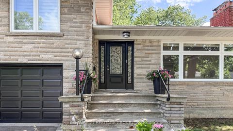 Photo 1 at 321 Betty Ann Drive, Willowdale West, Toronto
