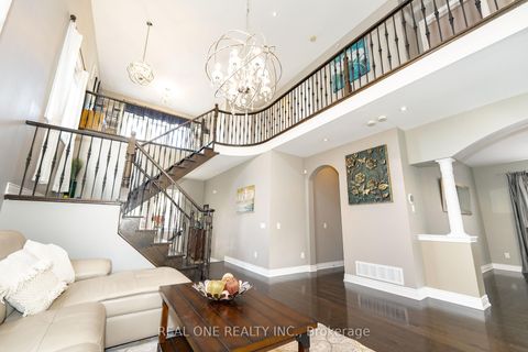 Photo 4 at 11 Zoran Lane, Patterson, Vaughan