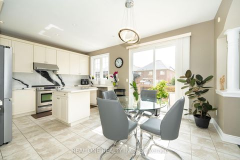 Photo 9 at 11 Zoran Lane, Patterson, Vaughan