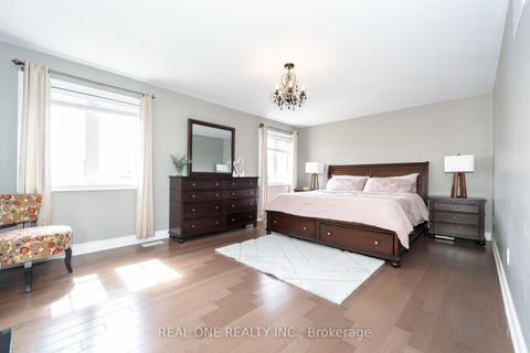 Photo 11 at 11 Zoran Lane, Patterson, Vaughan
