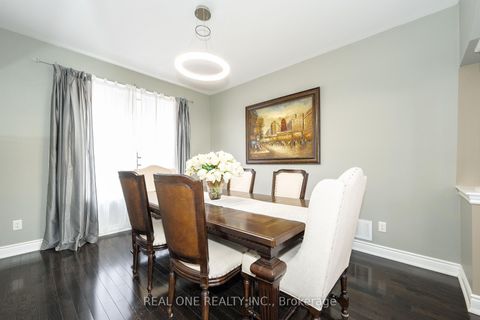 Photo 15 at 11 Zoran Lane, Patterson, Vaughan