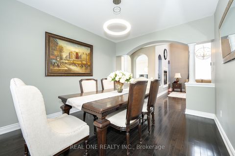 Photo 18 at 11 Zoran Lane, Patterson, Vaughan