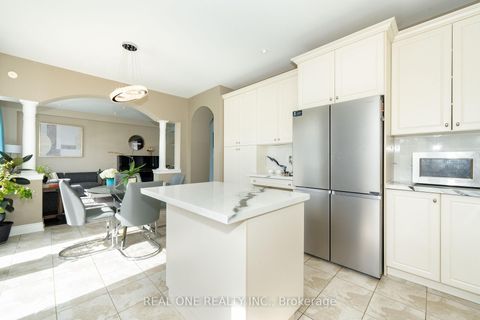 Photo 19 at 11 Zoran Lane, Patterson, Vaughan