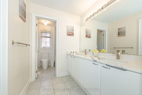 Photo 22 at 11 Zoran Lane, Patterson, Vaughan