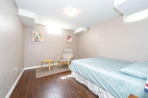 Photo 28 at 11 Zoran Lane, Patterson, Vaughan