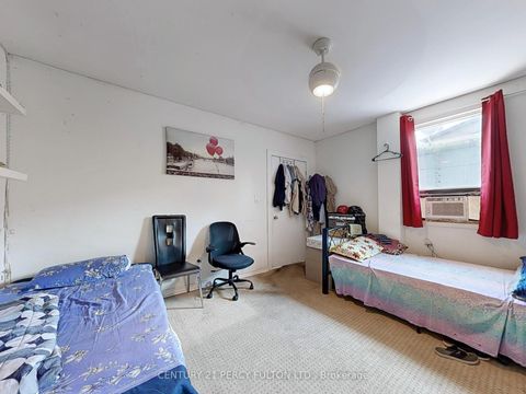Photo 9 at 48 St Dunstan Drive, Oakridge, Toronto
