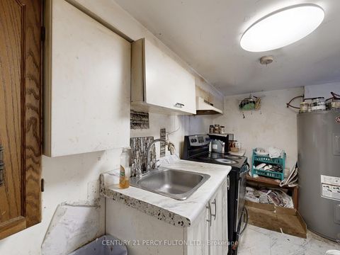 Photo 13 at 48 St Dunstan Drive, Oakridge, Toronto