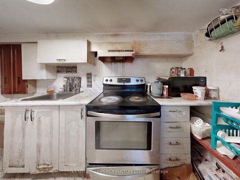 Photo 14 at 48 St Dunstan Drive, Oakridge, Toronto