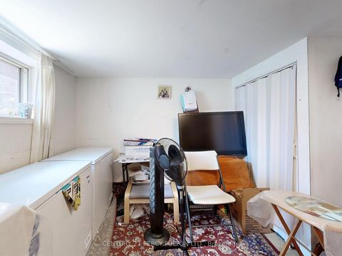 Photo 15 at 48 St Dunstan Drive, Oakridge, Toronto