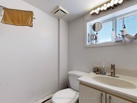 Photo 23 at 48 St Dunstan Drive, Oakridge, Toronto