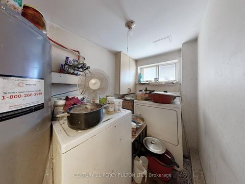 Photo 25 at 48 St Dunstan Drive, Oakridge, Toronto