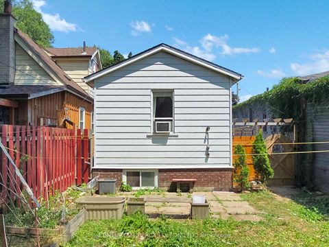 Photo 31 at 48 St Dunstan Drive, Oakridge, Toronto