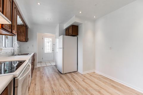 Photo 11 at 75 Upwood Avenue, Rustic, Toronto
