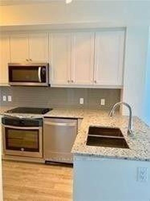 Photo 1 at 1003 - 9618 Yonge Street, North Richvale, Richmond Hill