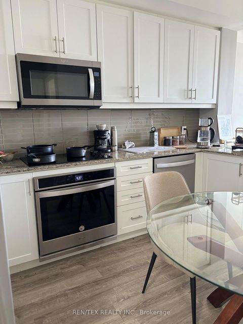 Photo 2 at 1003 - 9618 Yonge Street, North Richvale, Richmond Hill