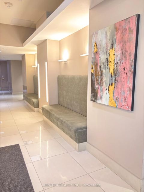 Photo 8 at 1003 - 9618 Yonge Street, North Richvale, Richmond Hill